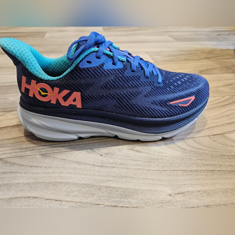 Hoka Clifton 9